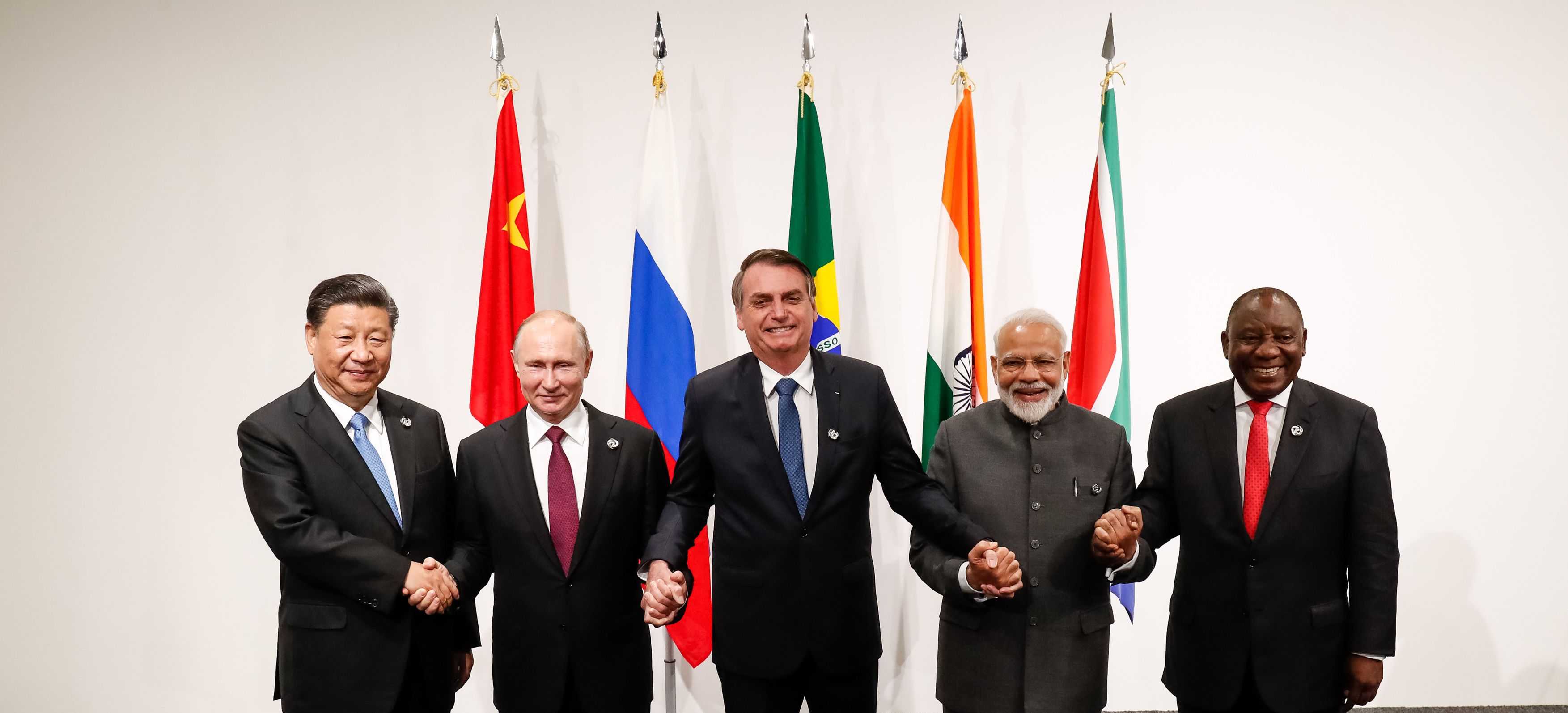 BRICS y la moneda respaldada or Oro