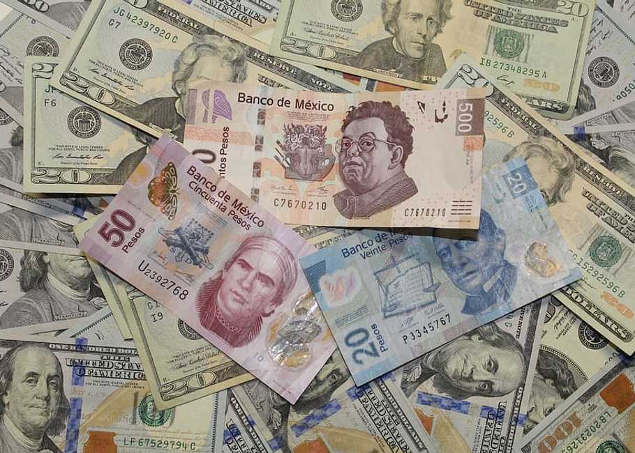 pesos mexicanos y dolar americano para hacer crowdfunfing